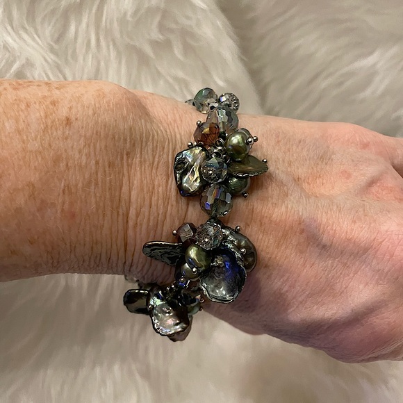 7.5 to 9” adjustable Black Pearl & bead bracelet, handmade unique one of a kind - Picture 4 of 5